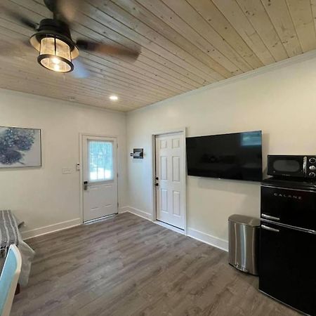 Beautifully Renovated Studio 2 Miles From Marina! Winchester Exterior foto